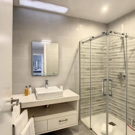 Evoque By Lovelystay * Arco da Calheta (Madeira)