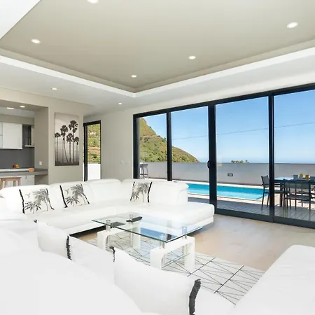 Evoque - Pool Oceanview Villa By Lovelystay