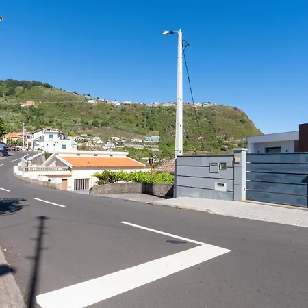 Evoque - Pool Oceanview Villa By Lovelystay Arco da Calheta (Madeira)