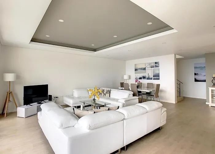 Evoque By Lovelystay Arco da Calheta (Madeira)