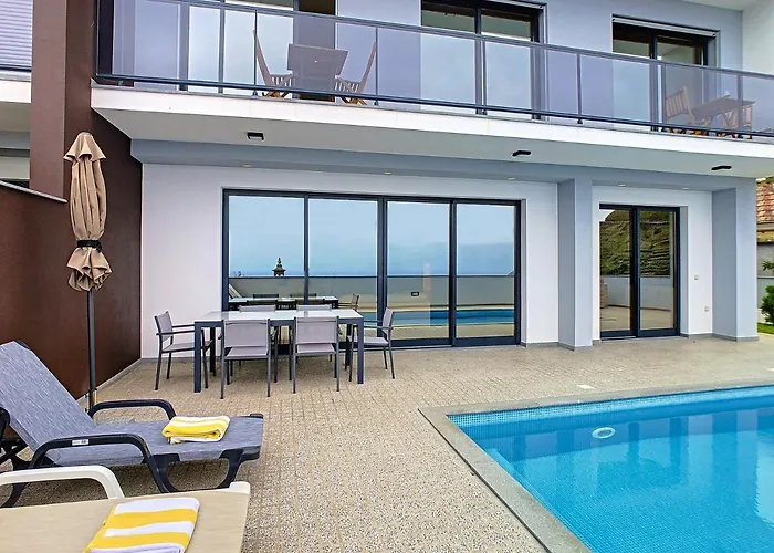 Evoque By Lovelystay Vila